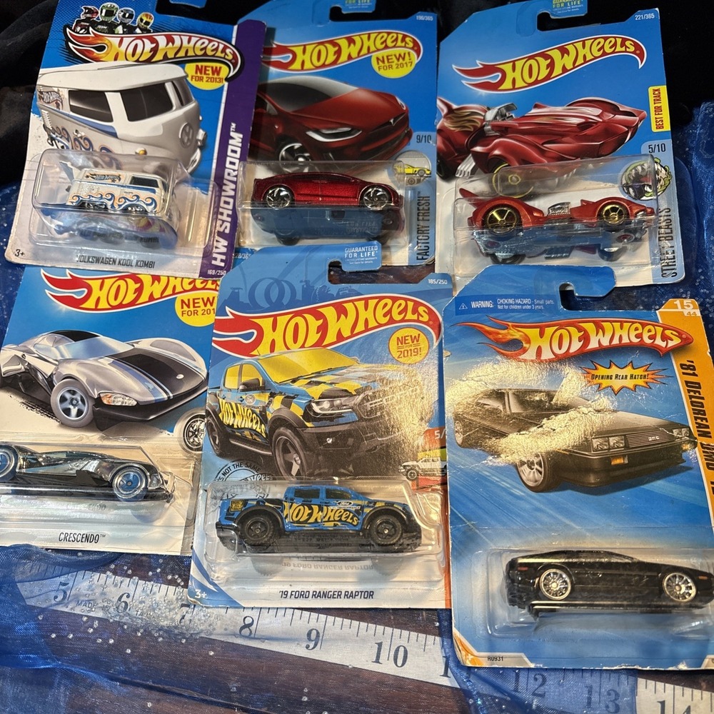 New (8) Hot Wheels Cool Classics‎ Diecast Car